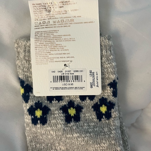American Eagle Grey Flower Crew Socks - Picture 2 of 4
